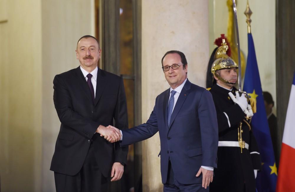 President Aliyev meets with French President [PHOTO]