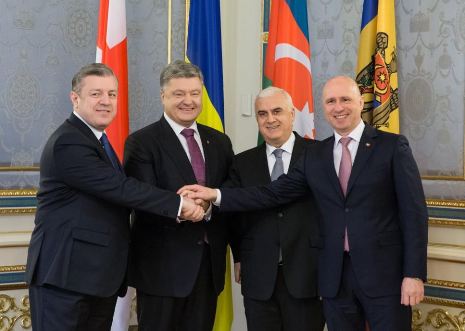 Poroshenko names Azerbaijan important strategic partner of Ukraine
