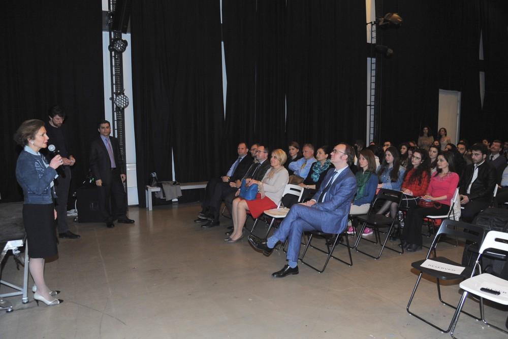 "Paris" film screened in Baku [PHOTO]