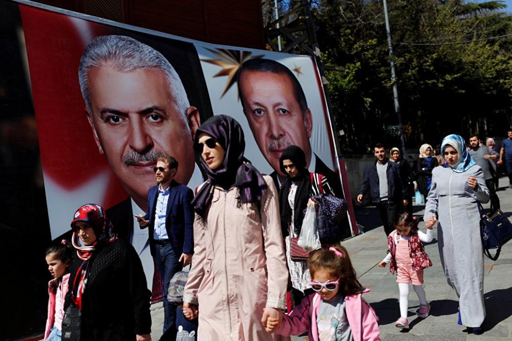 More than 55m Turks to vote in historic referendum