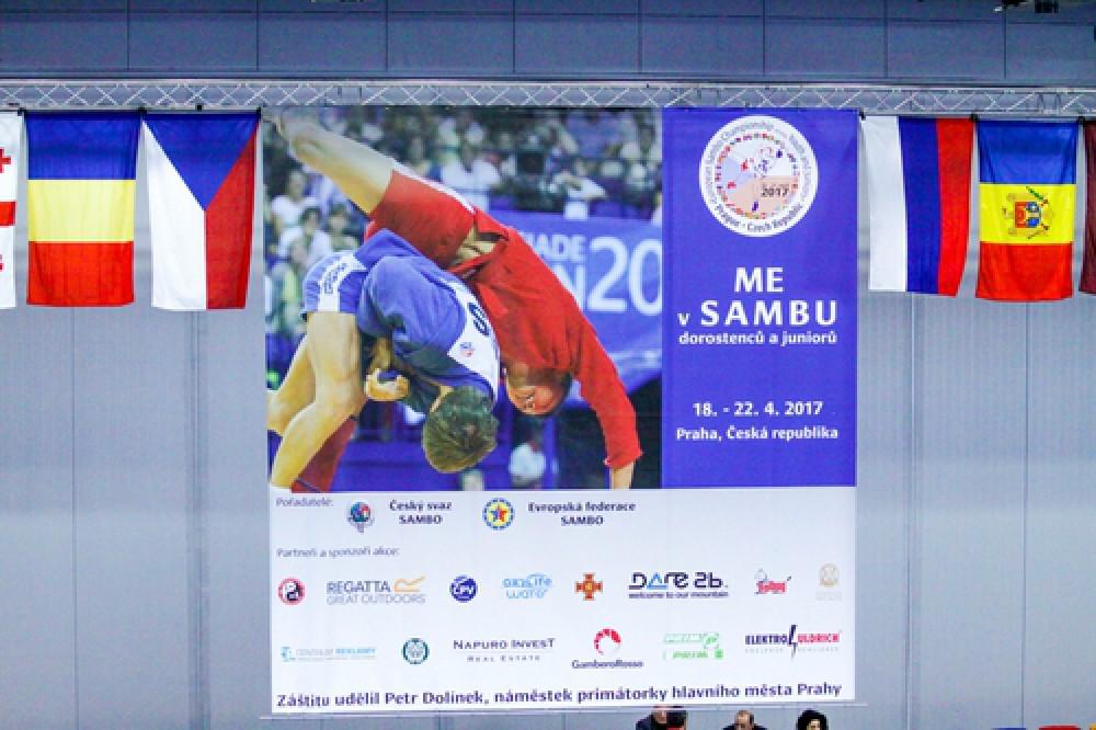 Azerbaijani sambo wrestlers win two medals in Prague