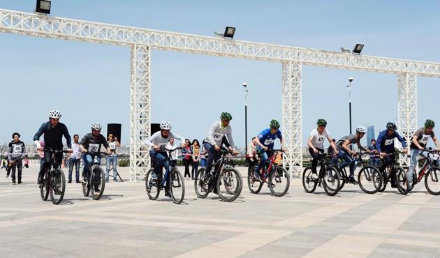 Second cycling contest held within Baku-2017 [PHOTO]