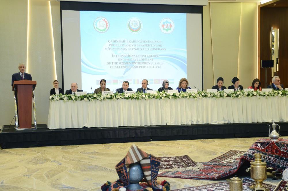 Development of women entrepreneurship in focus in Baku [PHOTO]