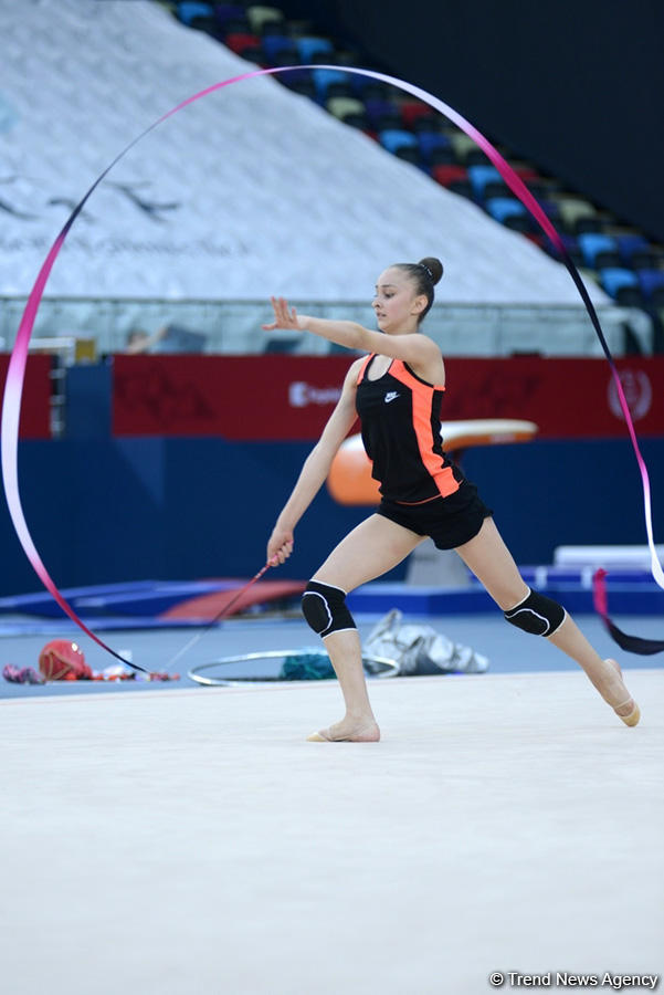 Baku 2017: Rhythmic gymnastics podium training kicks off ...
