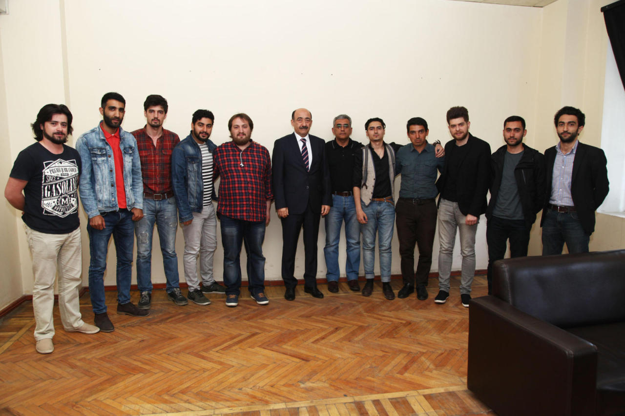 Culture minister meets young filmmakers [PHOTO] - Gallery Image
