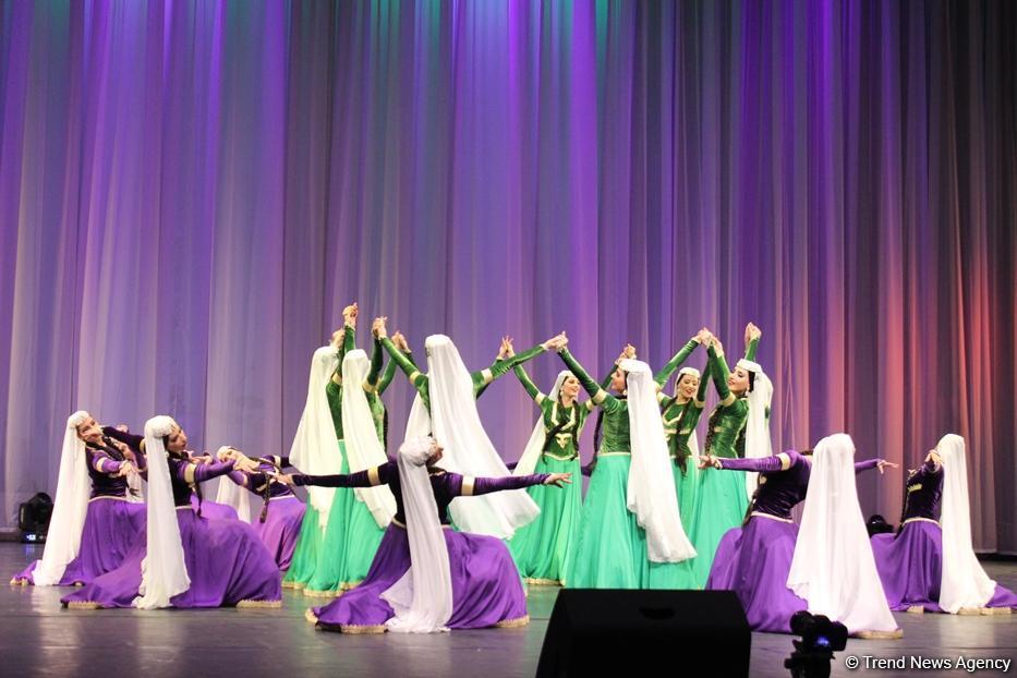 Music and ballet brings festive cheer to Bakuians [PHOTO]