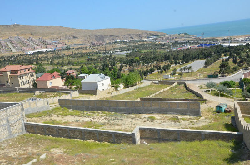 Land plot prices decrease in Baku