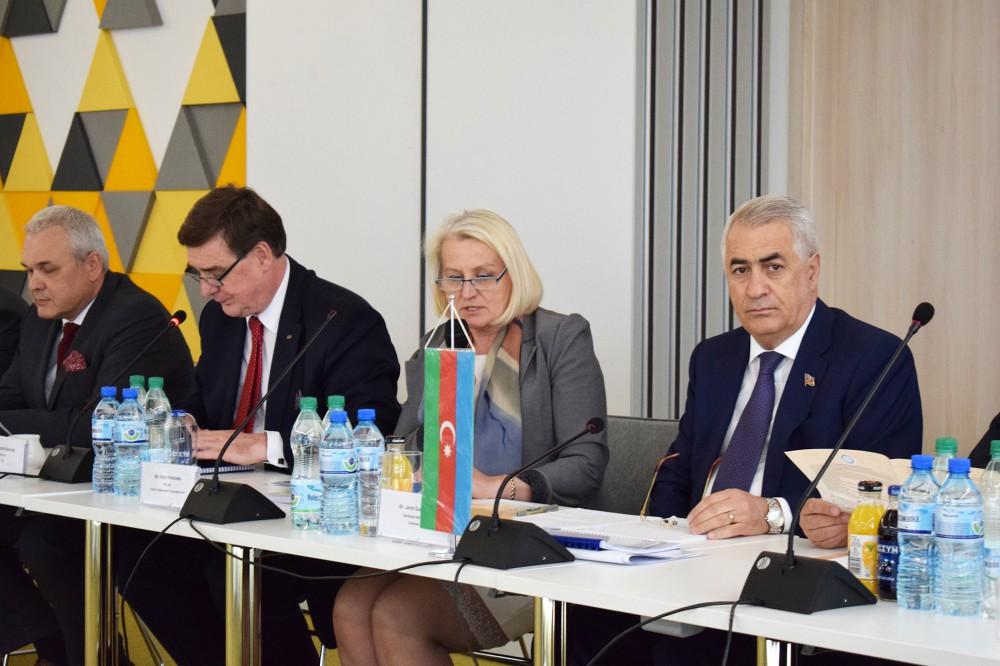 Azerbaijan, Poland discuss cooperation within Trans-Caspian Transport Route