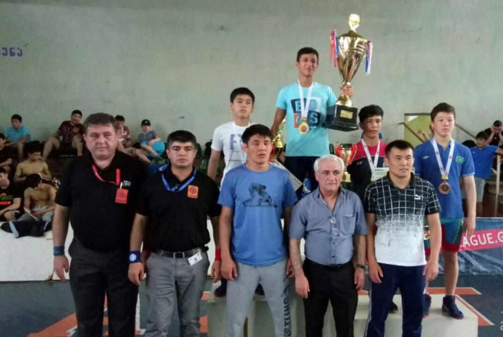 Azerbaijani wrestlers snatch four medals in Georgia [PHOTO]