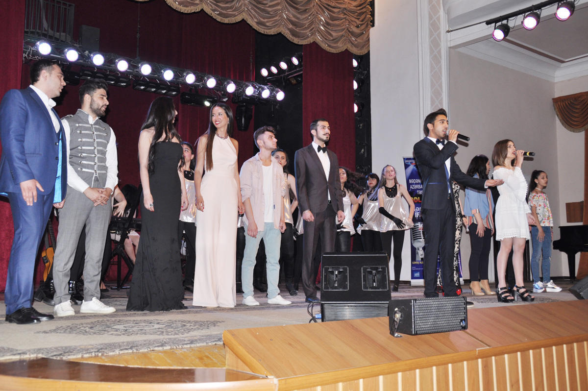 Pop music sounds in Baku [PHOTO]