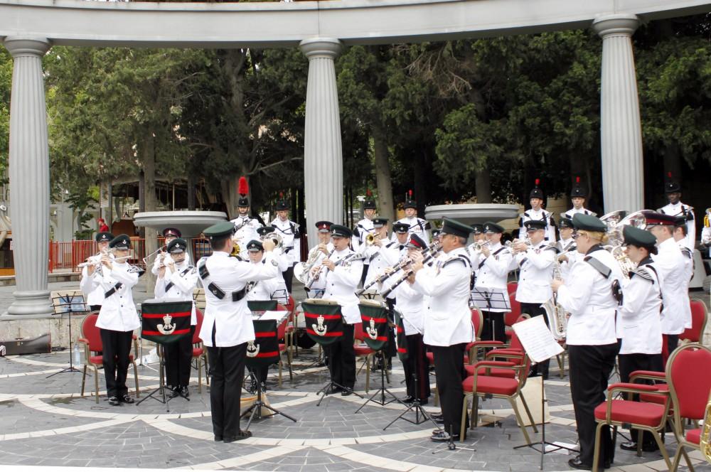 British military orchestra performs "Sari Galin" [PHOTO]