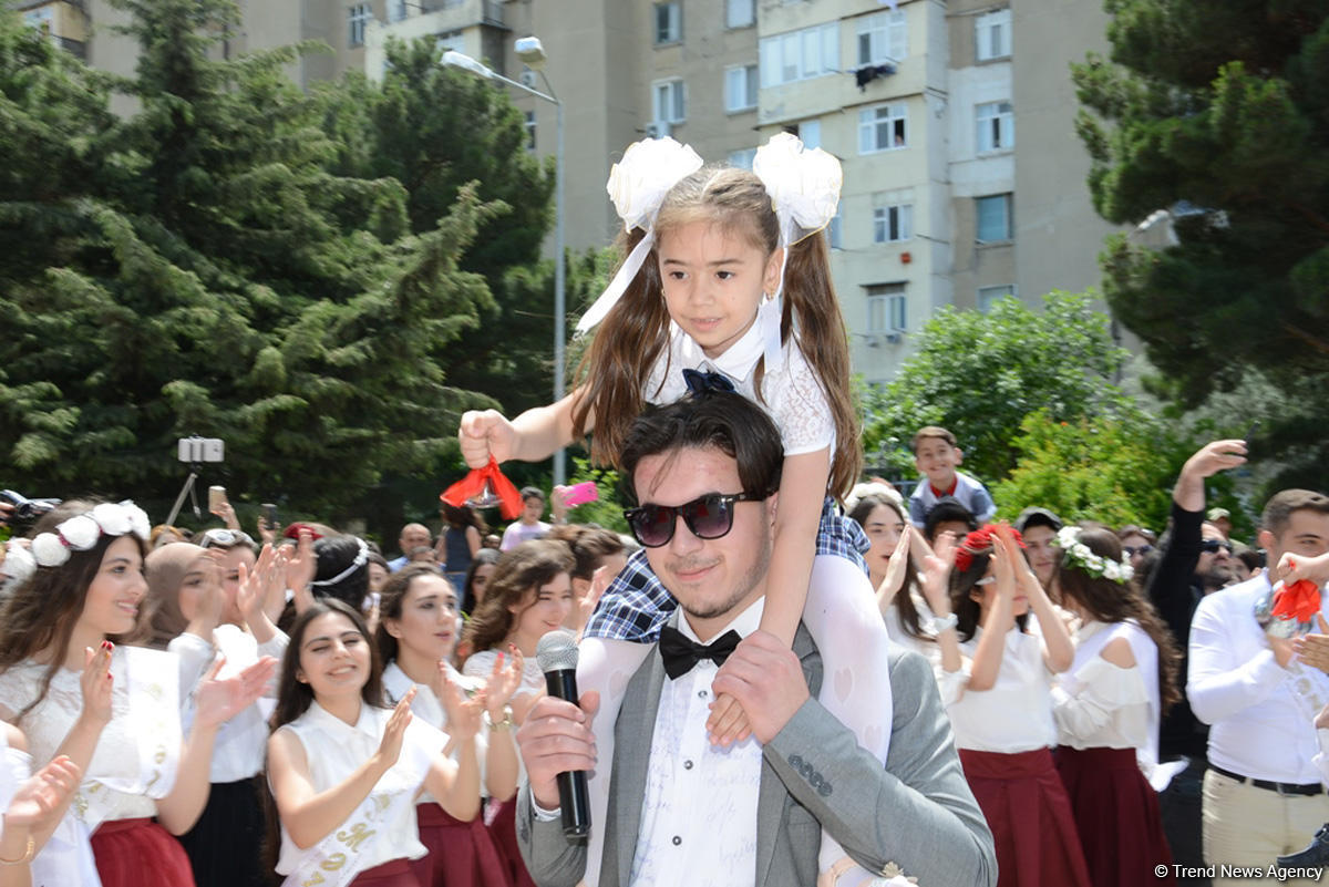 “Last bell” rings in Azerbaijani schools [PHOTO]