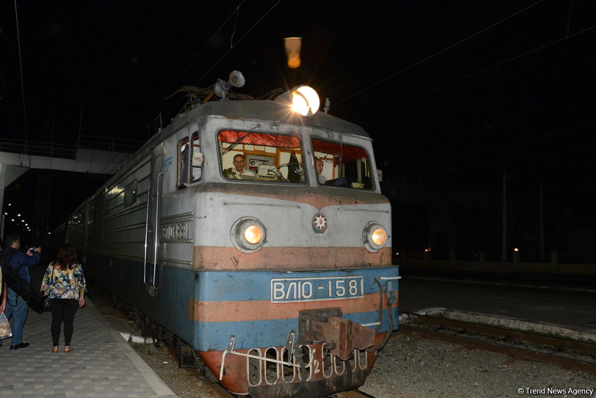 Getting around Azerbaijan by train [PHOTO]