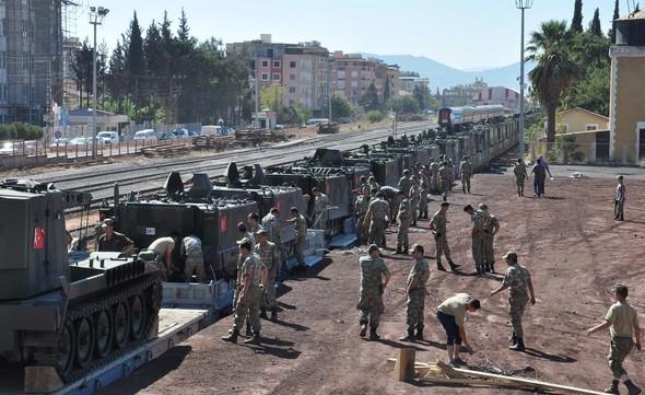 Turkey sends armored personnel carriers to Qatar