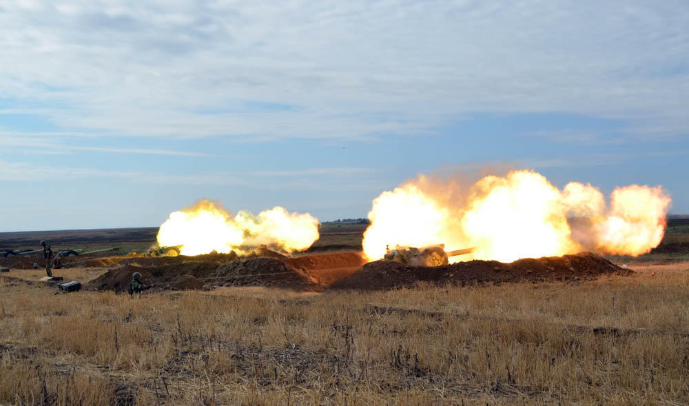 Azerbaijan Defense Ministry releases footage of live firing drills [VIDEO]