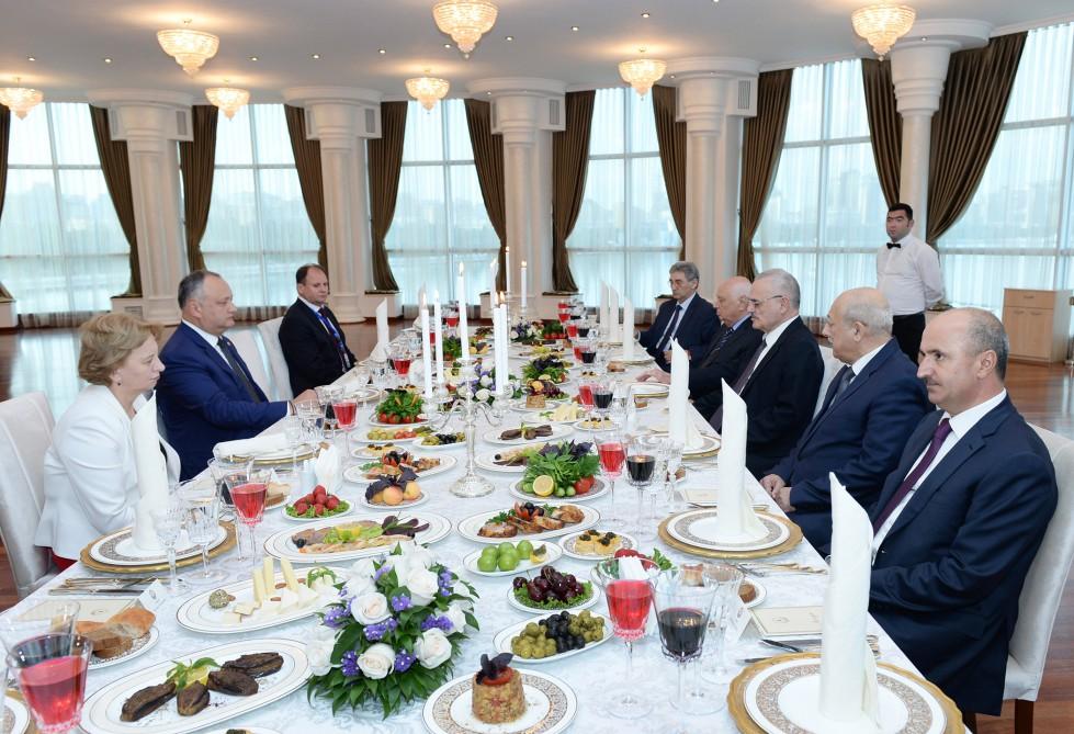 Azerbaijan, Moldova eye issues of economic cooperation [PHOTO]