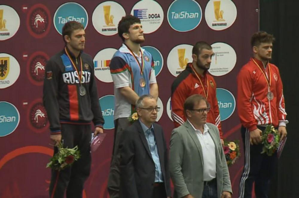 Azerbaijani wrestlers win three medals in Dortmund [PHOTO]