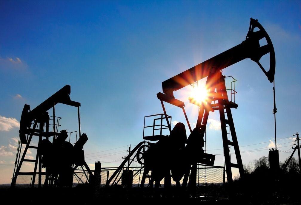 Crude prices rise in anticipation of statistics from U.S.