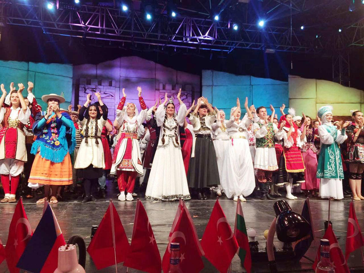 Azerbaijan's folk ensemble successfully performs in Bursa [PHOTO/VIDEO]