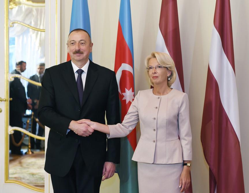President Ilham Aliyev meets with Speaker of Latvian Saeima [PHOTO]