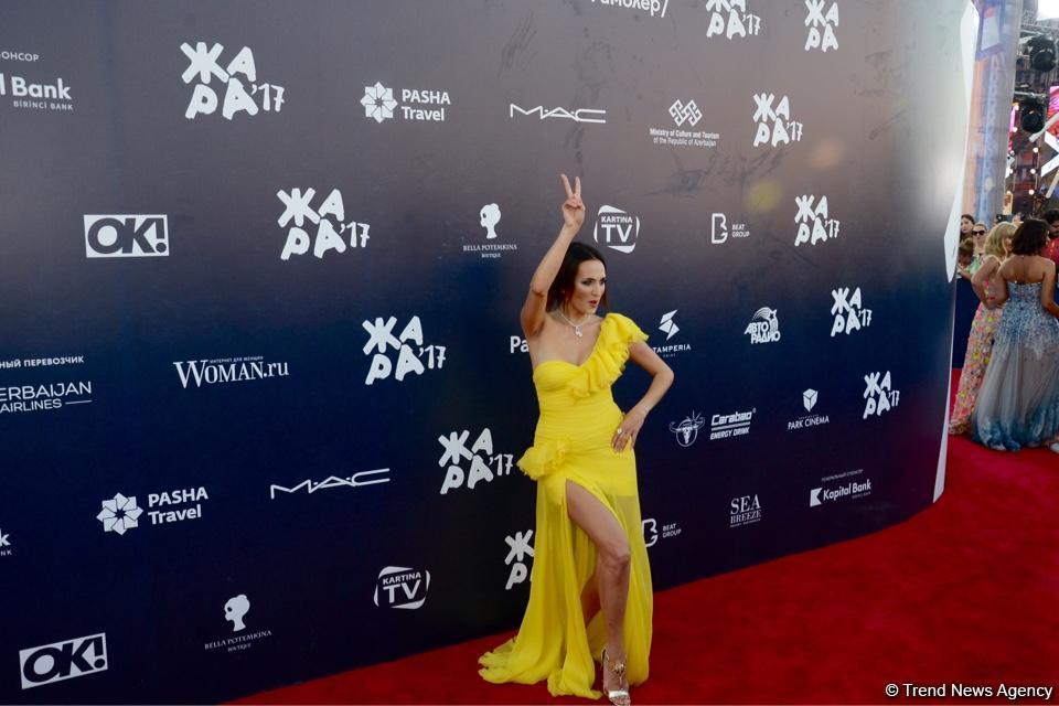 Celebs shine on red carpet of "Zhara-2017"  fest [PHOTO]