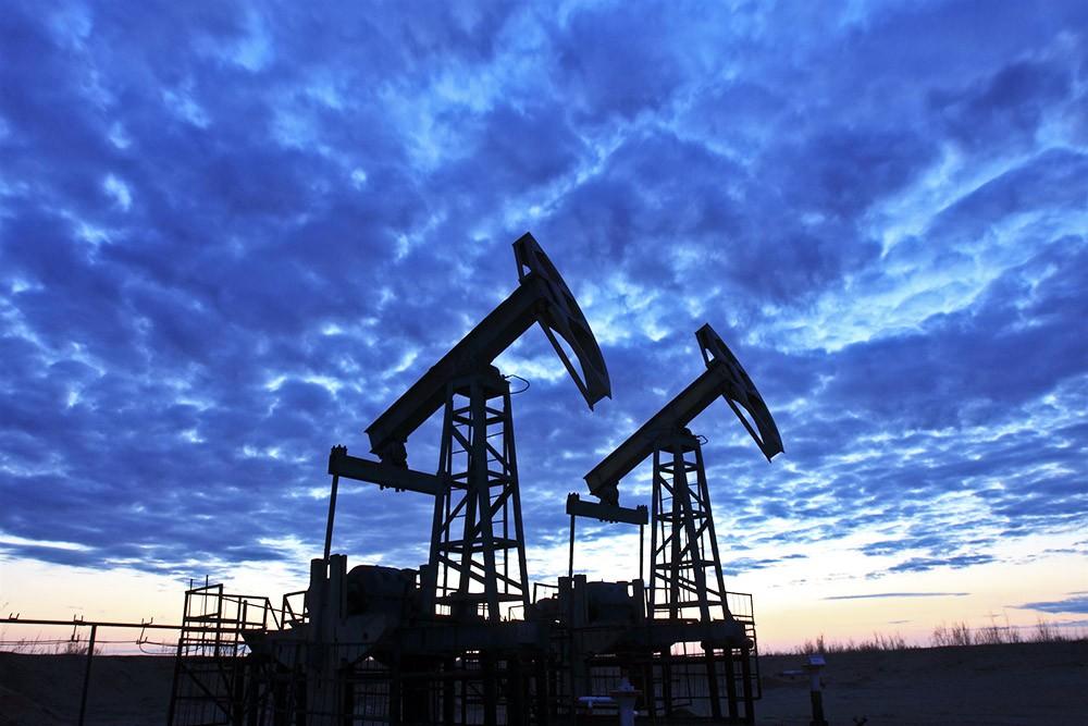 Crude prices fall due to production increase in U.S.