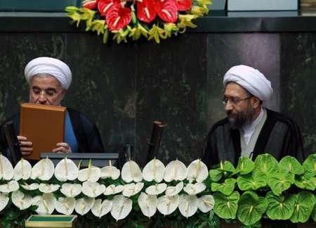 Iran's President Rouhani takes oath of office for 2nd term [PHOTO]