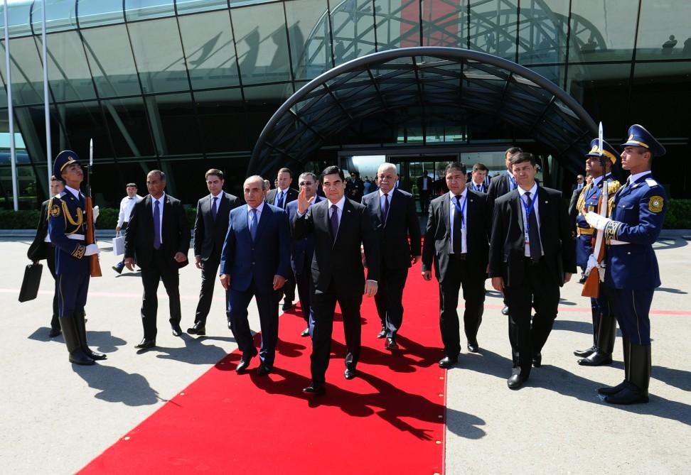 Turkmen President  completes Baku visit [PHOTO]
