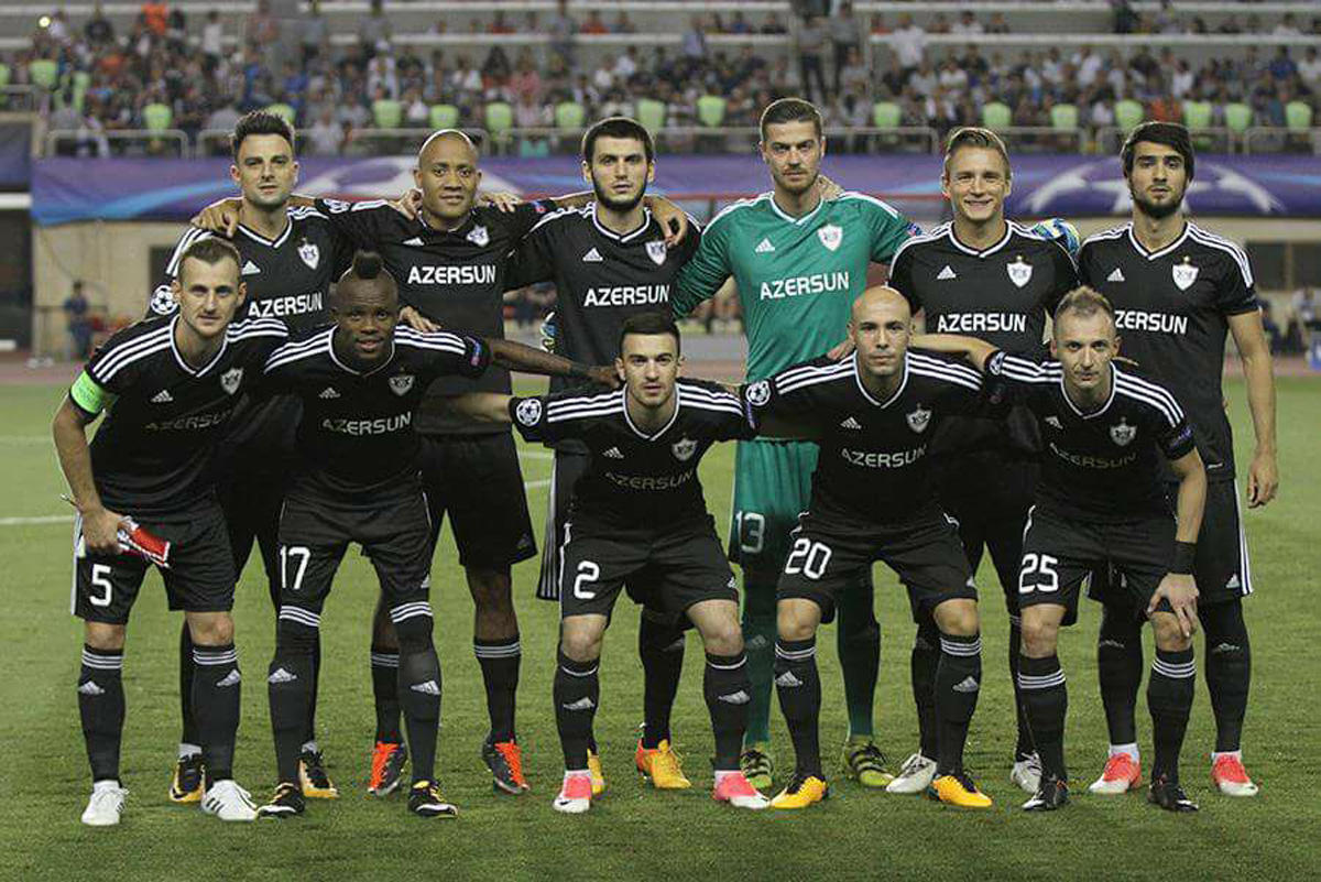 Bakuvians to celebrate Qarabag FC's victory [PHOTO]