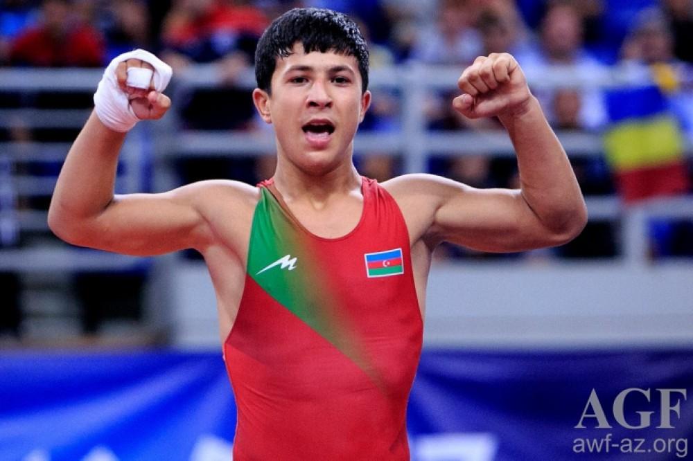 Azerbaijani wrestler wins world silver in Athens