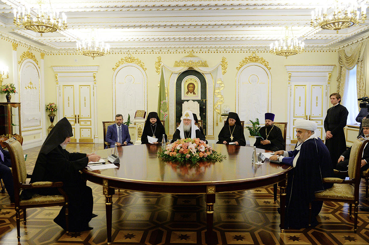 Spiritual leaders of Azerbaijan, Armenia broker peace for Karabakh conflict