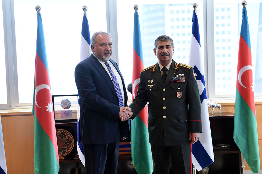Azerbaijani, Israeli defense ministers eye military cooperation