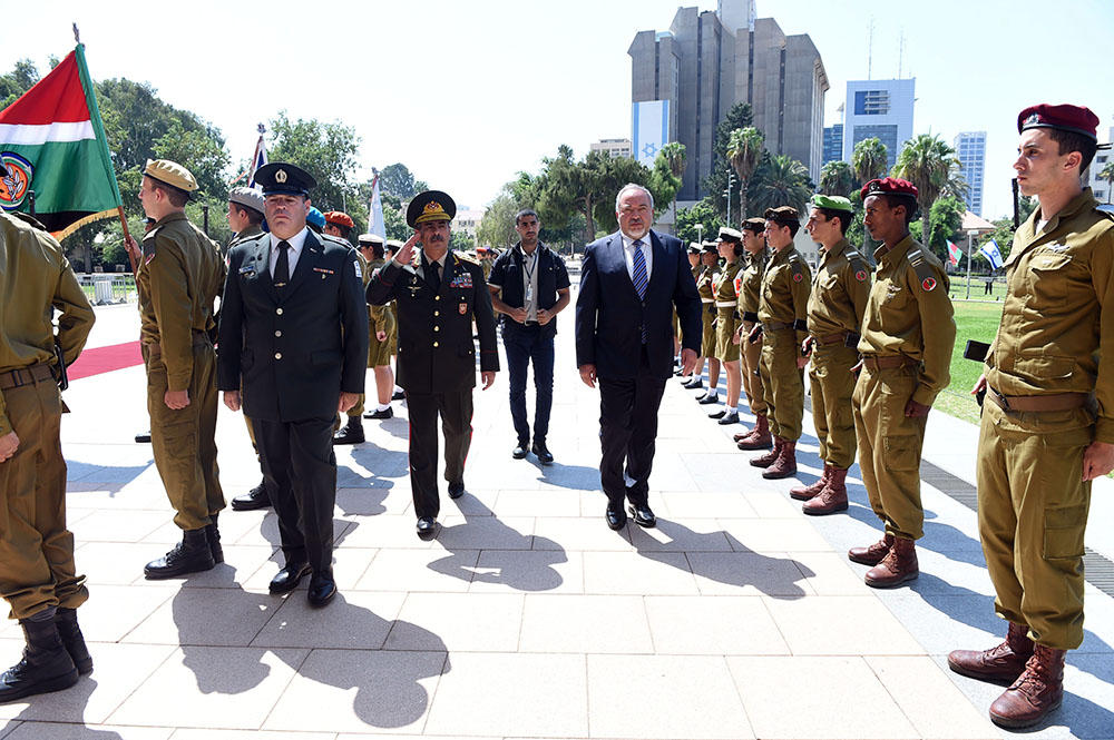 Azerbaijani, Israeli defense ministers eye military cooperation - Gallery Image