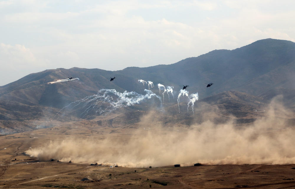 Azerbaijani Army conducts live-fire within large-scale exercises [PHOTO]