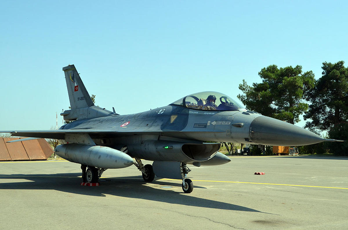 Azerbaijan, Turkey air forces continue drills [PHOTO]