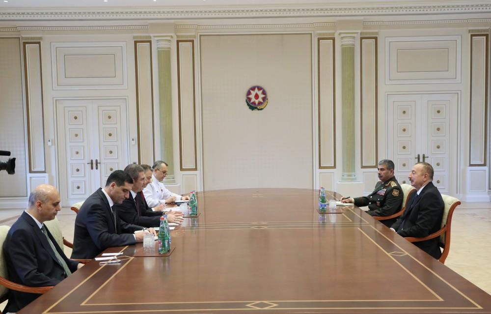 President Aliyev receives Turkish defense minister [UPDATE]