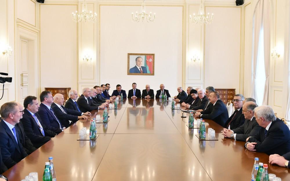 President Aliyev receives delegation of heads of European Olympic Committees, int’l sports organizations and foreign National Olympic committees [PHOTO]