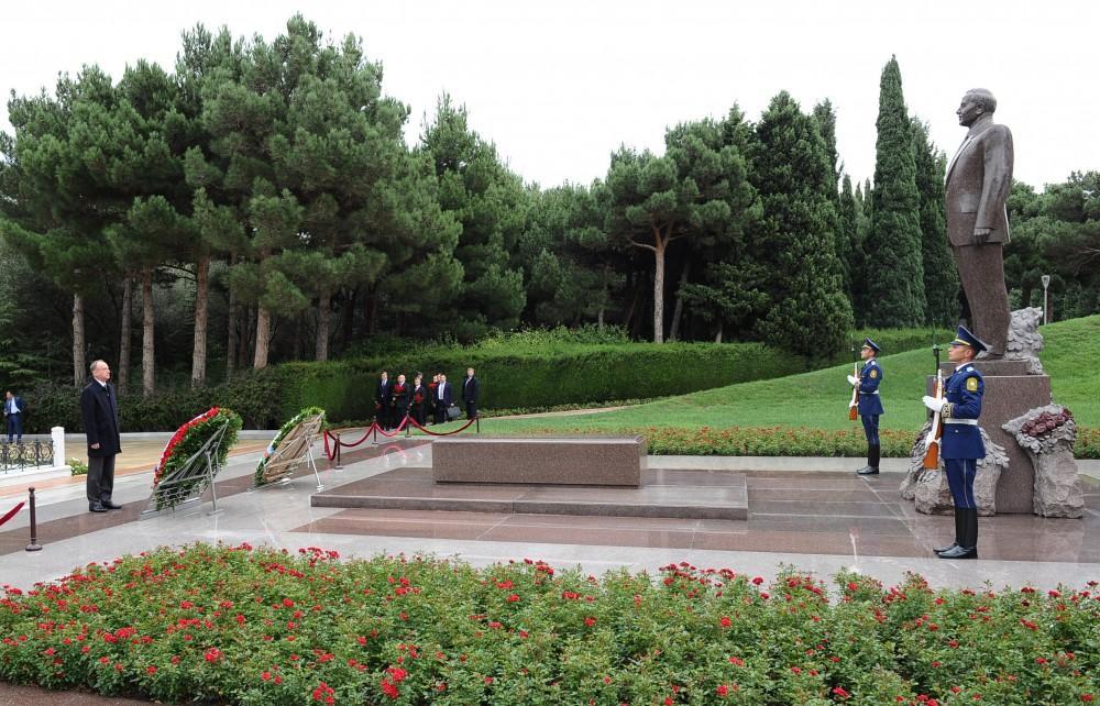 Secretary of Russian Security Council pays respect to national leader Heydar Aliyev [PHOTO]