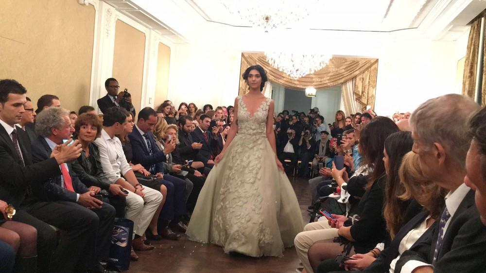 Stunning fashion show of national couturier wows Paris [PHOTO]