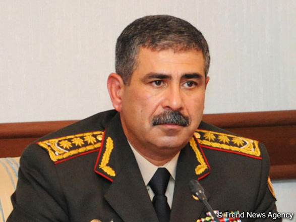 Azerbaijani defense minister extends condolences to Russian side
