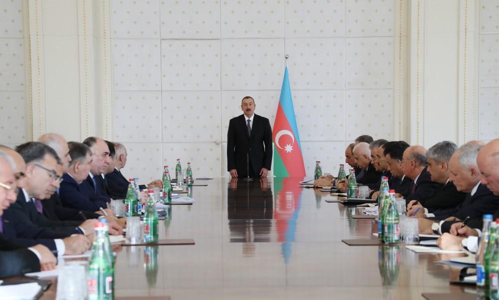 President Ilham Aliyev chairs Cabinet meeting over socio-economic development [PHOTO]