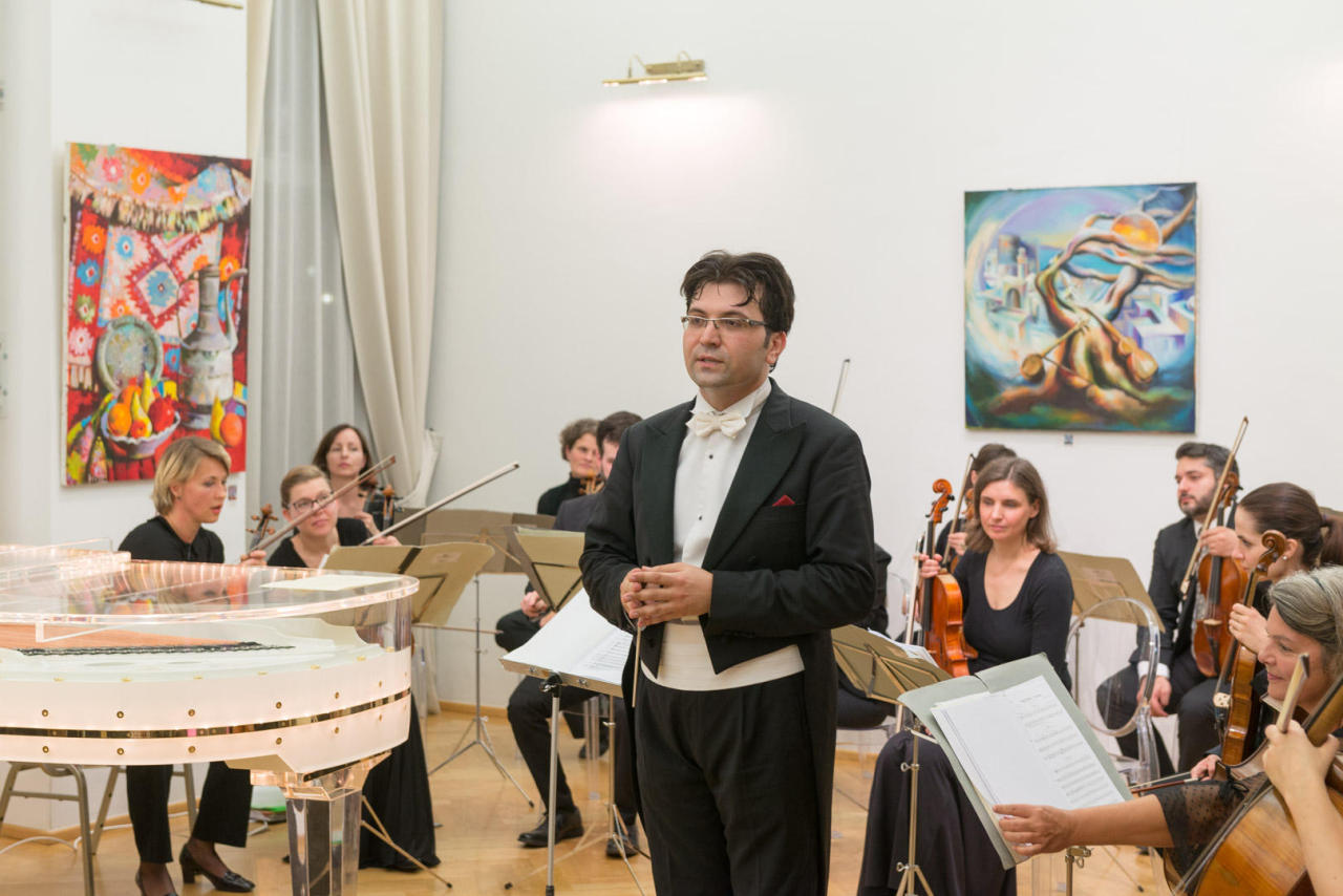 Eyyub Guliyev conducts Vienna Orchestra [PHOTO]