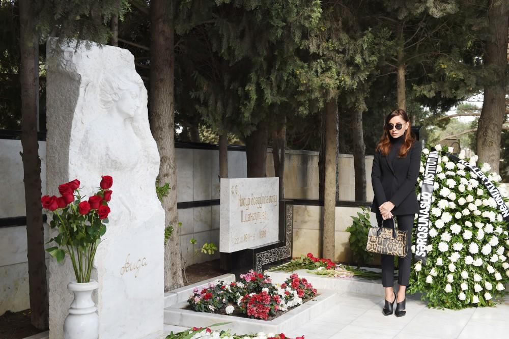 Azerbaijan's First Vice-President paid respect to prominent Orientalist Aida Imanguliyeva [PHOTO]