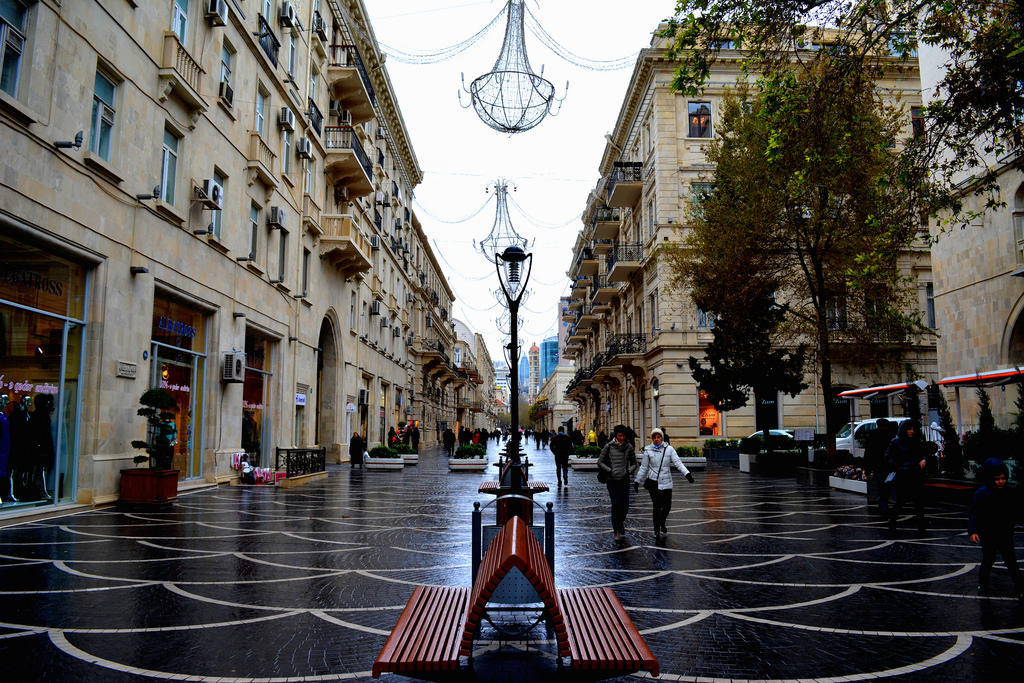 Baku awaits rainy weather