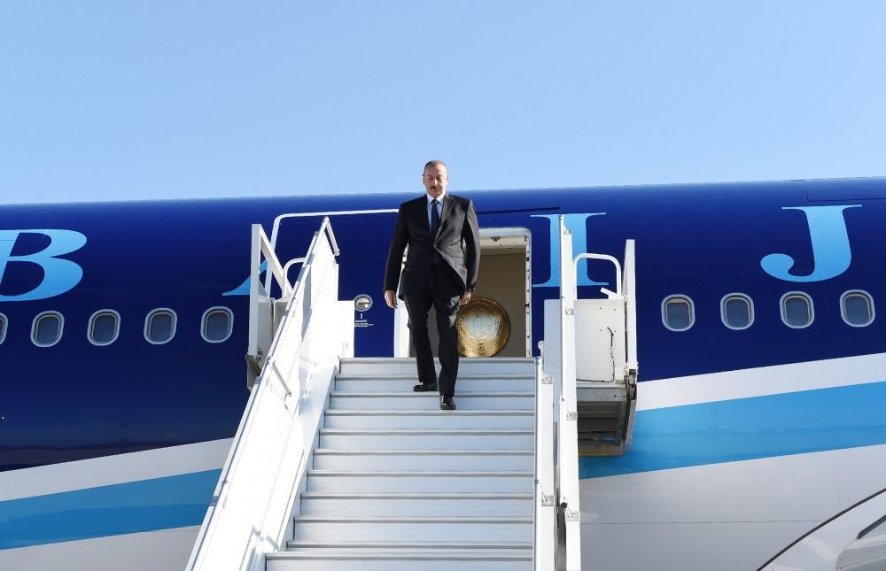 President Ilham Aliyev arrives in Sochi [PHOTO]