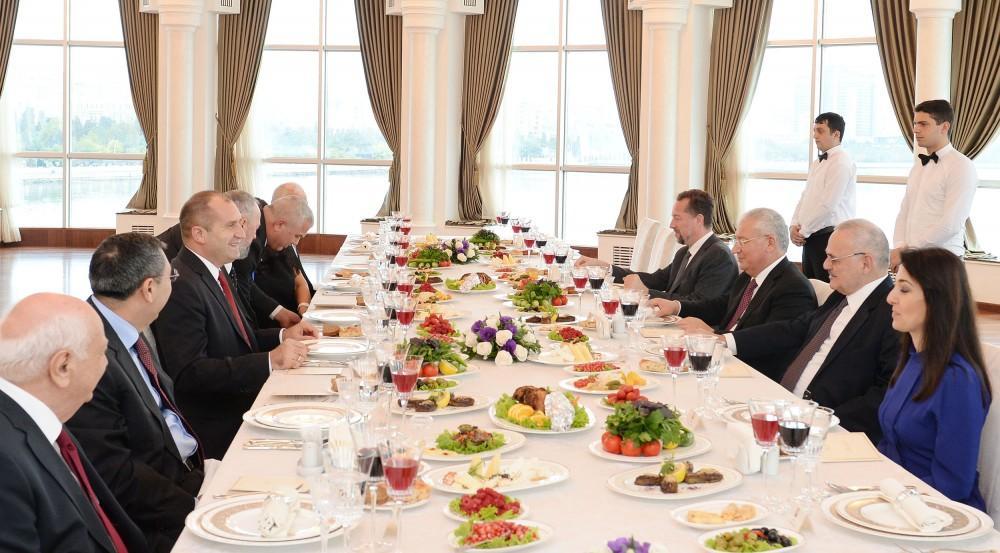 Azerbaijani PM, Bulgarian President have joint dinner