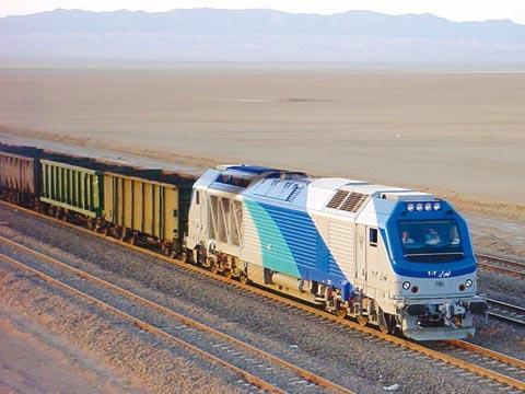 Iran Railways offers huge discount on freight transport