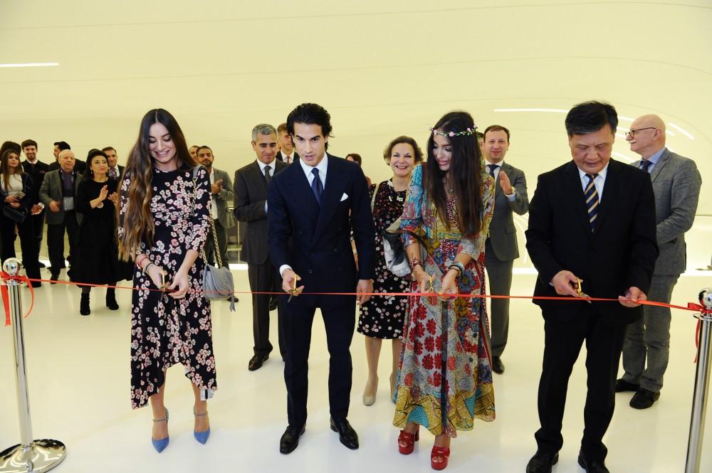 Heydar Aliyev Center hosts Chinese contemporary art exhibition [PHOTO]