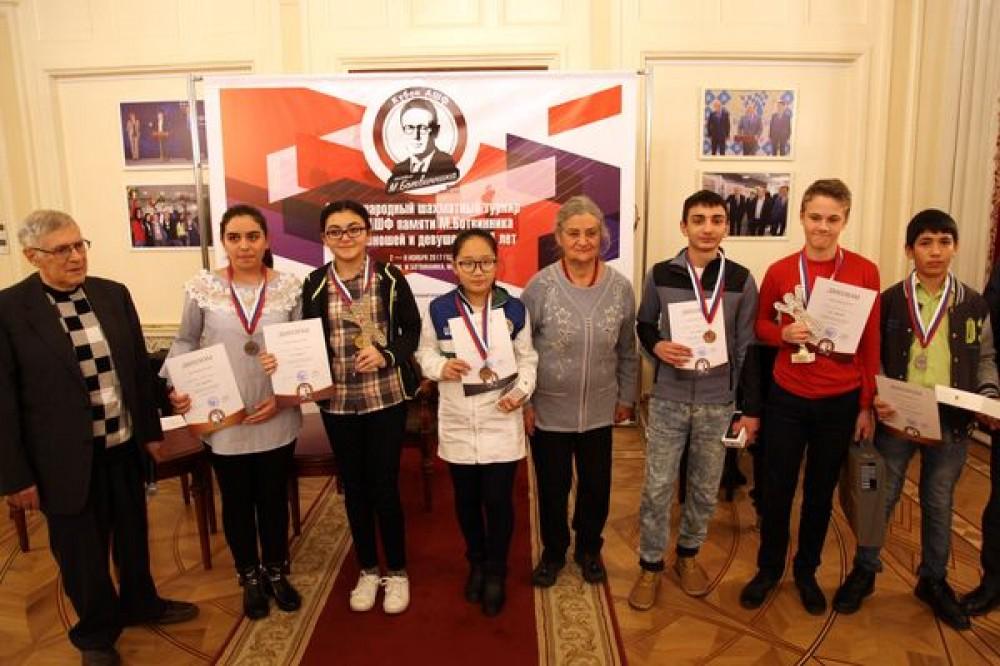 Young Azerbaijani chess player wins Mikhail Botvinnik Cup 2017