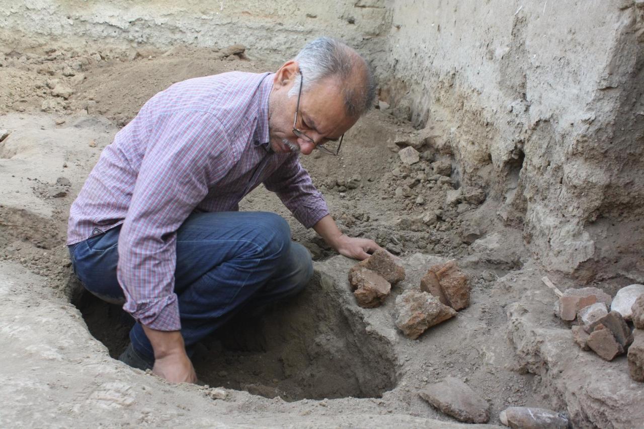 Rare antique objects found in Shabran [PHOTO]
